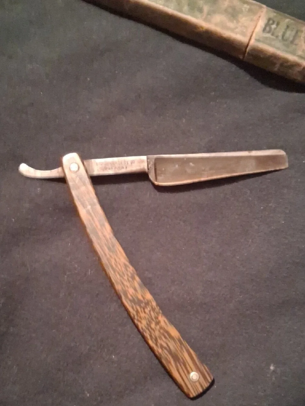 Vintage Pre-war BLUE Blazes Straight Razor Collectible